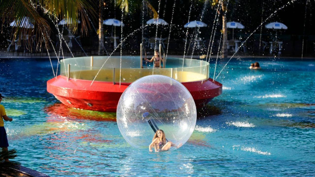 Recanto Cataratas - Thermas, Resort E Convention Фос-ду-Игуасу Экстерьер фото A water ball
