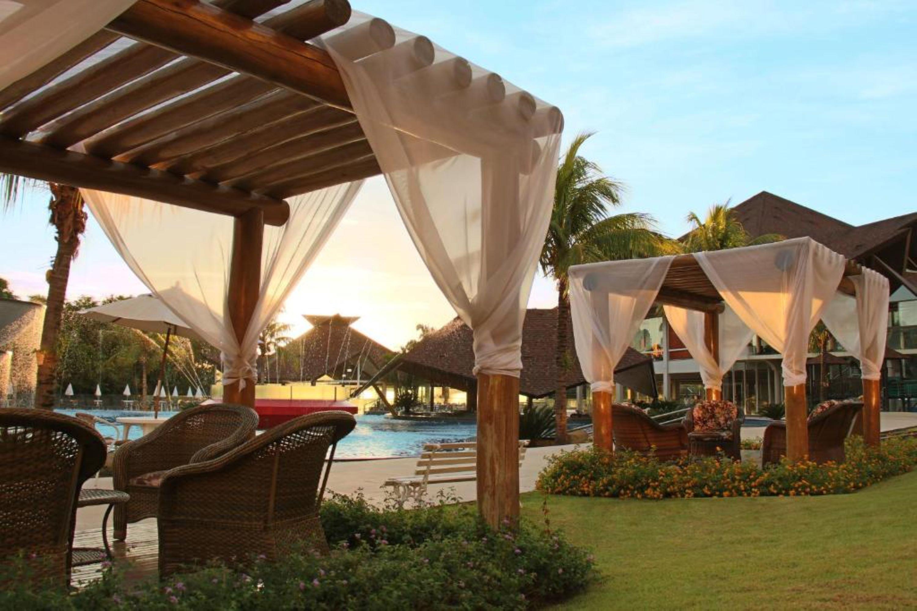 Recanto Cataratas - Thermas, Resort E Convention Фос-ду-Игуасу Экстерьер фото The pool at the resort