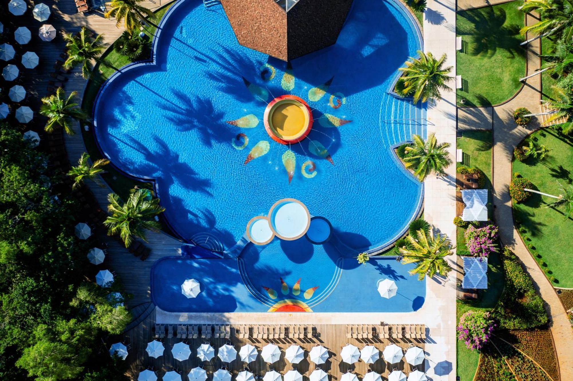 Recanto Cataratas - Thermas, Resort E Convention Фос-ду-Игуасу Экстерьер фото Aerial view of the pool at the Hilton San Diego Bay Resort